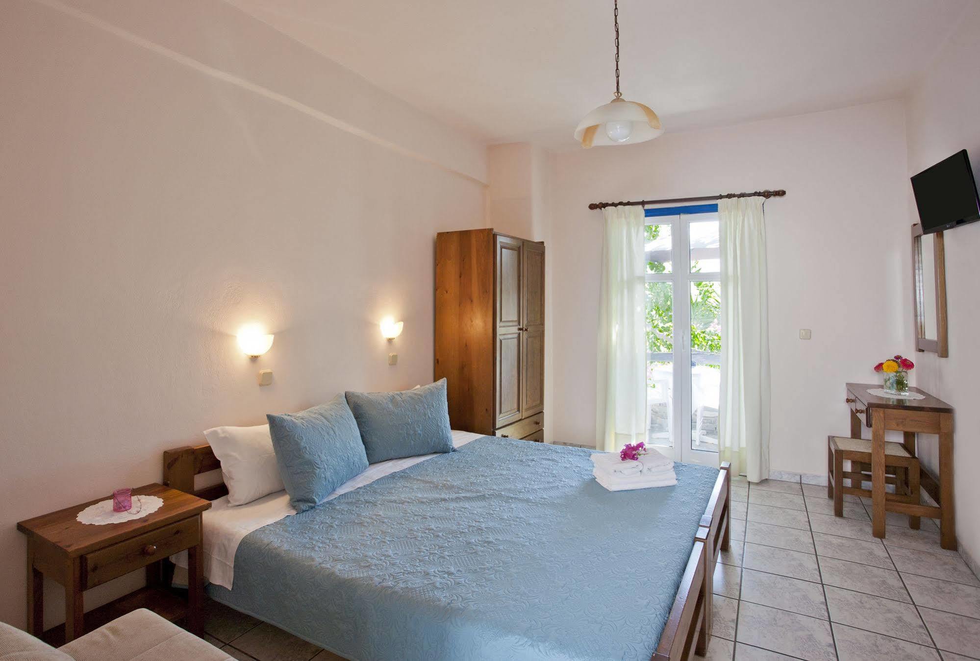 Stefano Apartments Náousa Buitenkant foto